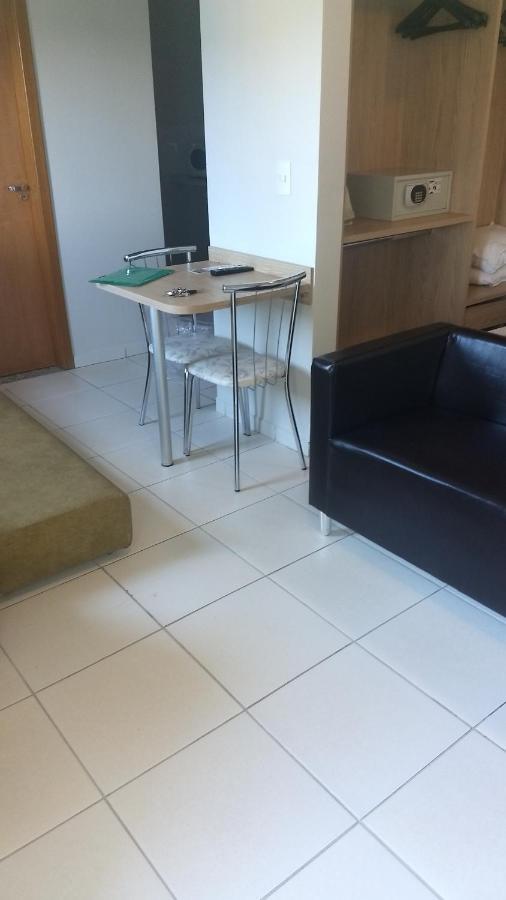 Golden dolphin Express 5pessoas mais 1 criança até 5 anos com toalhas e roupas de cama,lençóis, travesseiros e fronhas e 3 parques aquáticos termais limpeza impostos e taxas já incluso Caldas Novas Exterior foto